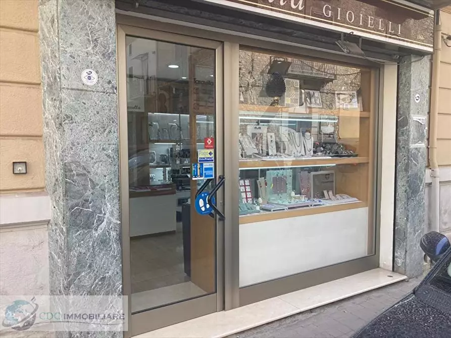 Immagine 1 di Locale commerciale in vendita  in Corso Giulio Sartorio 95 Lercara Friddi a Lercara Friddi