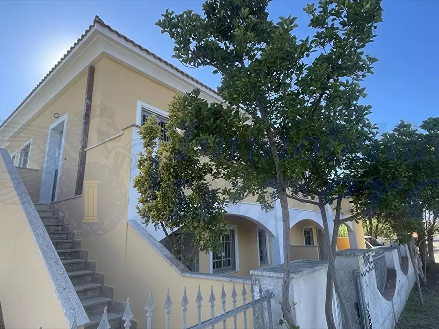 Immagine 1 di Appartamento in vendita  in Lungomare degli Ardeatini 73 a Ardea