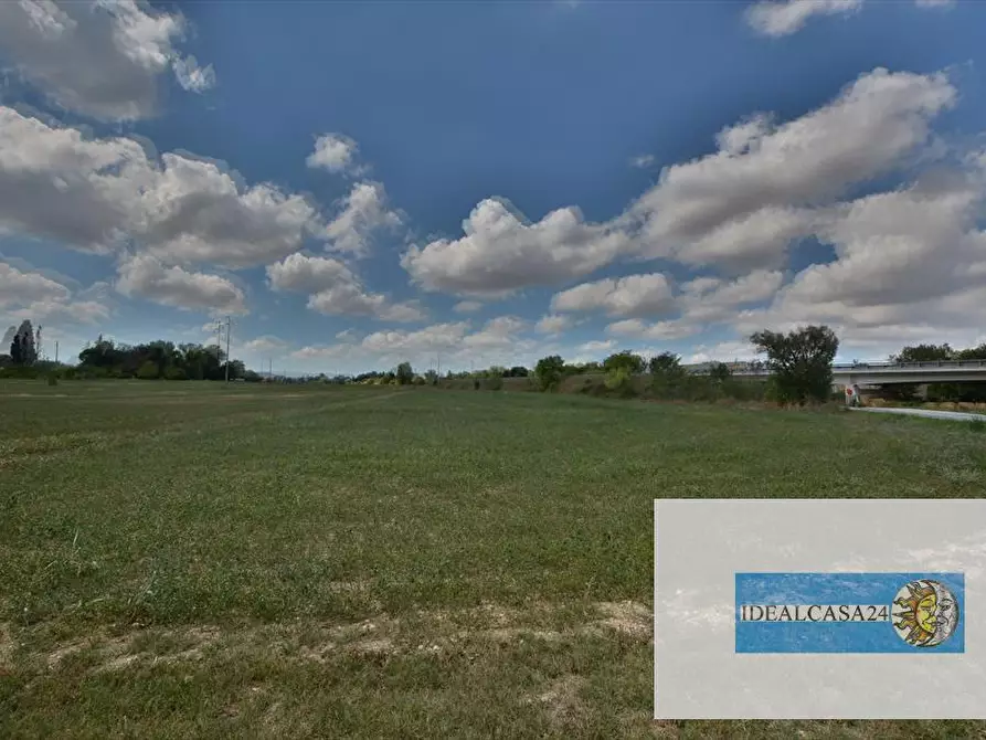 Immagine 13 di Terreno agricolo in vendita  in Macerata Contrada Potenza 33 a Macerata