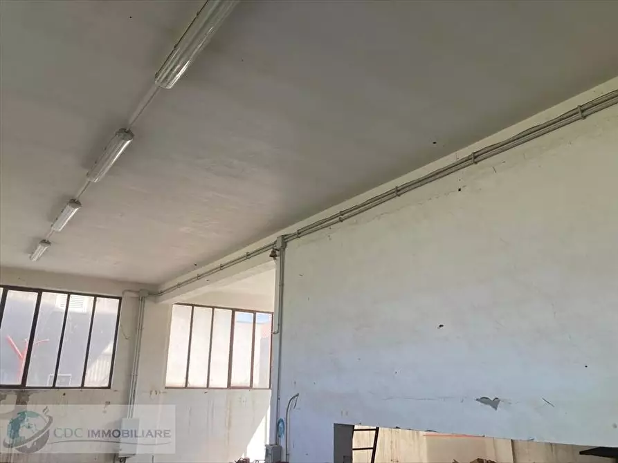 Immagine 2 di Magazzino in vendita  in via Rosario Nicoletti 52 a Lercara Friddi