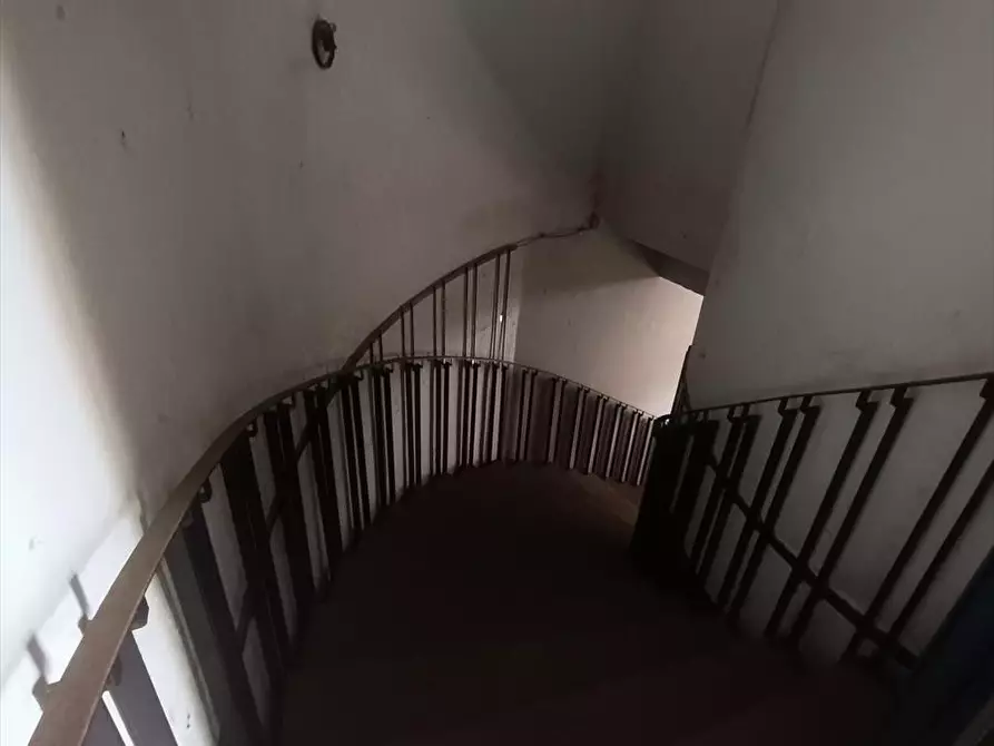 Immagine 4 di Locale commerciale in vendita  a Taurianova