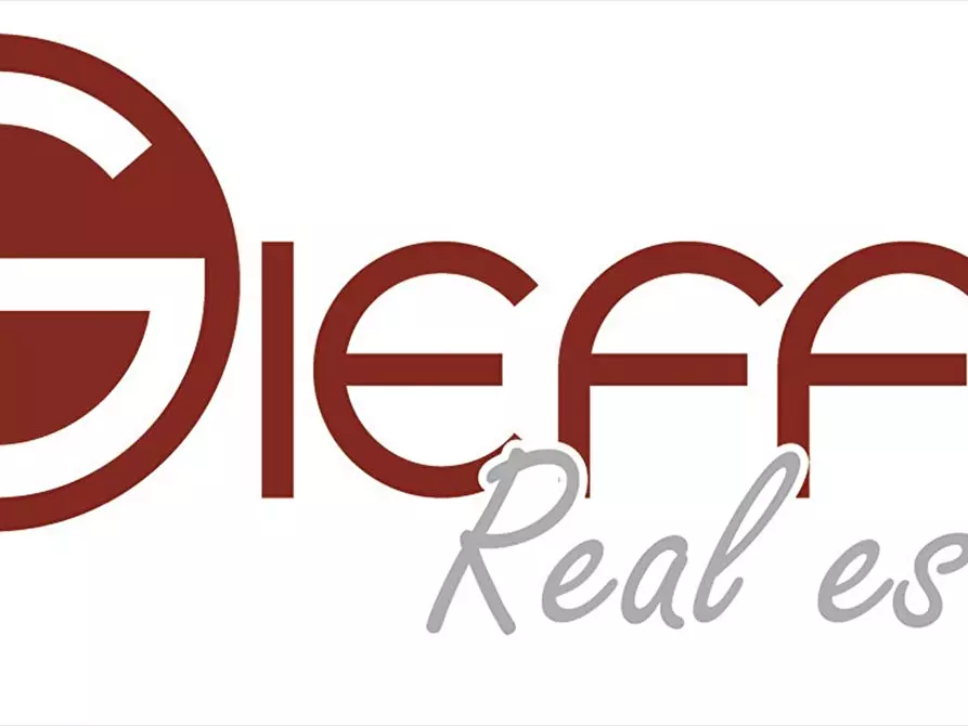 Immagine 1 di Locale commerciale in vendita  a Cittanova