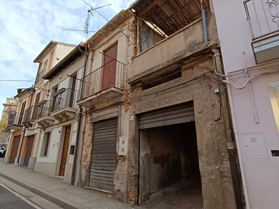 Immagine 2 di Locale commerciale in vendita  a Polistena