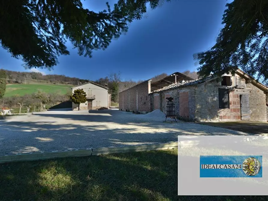 Immagine 4 di Deposito in vendita  in camporotondo di fiastrone c.da colvenale n. 7  a Camporotondo Di Fiastrone