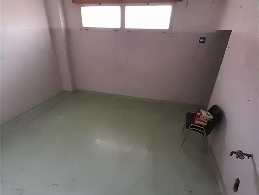 Immagine 3 di Attività commerciale in affitto  a Taurianova