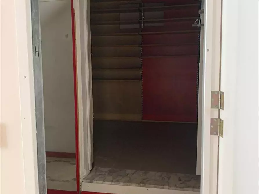Immagine 6 di Locale commerciale in vendita  in via Corso Finocchiaro Aprile 47 45 43 39 a Lercara Friddi