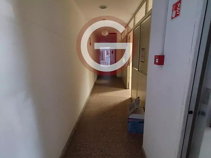 Immagine 17 di Locale commerciale in vendita  a Cittanova