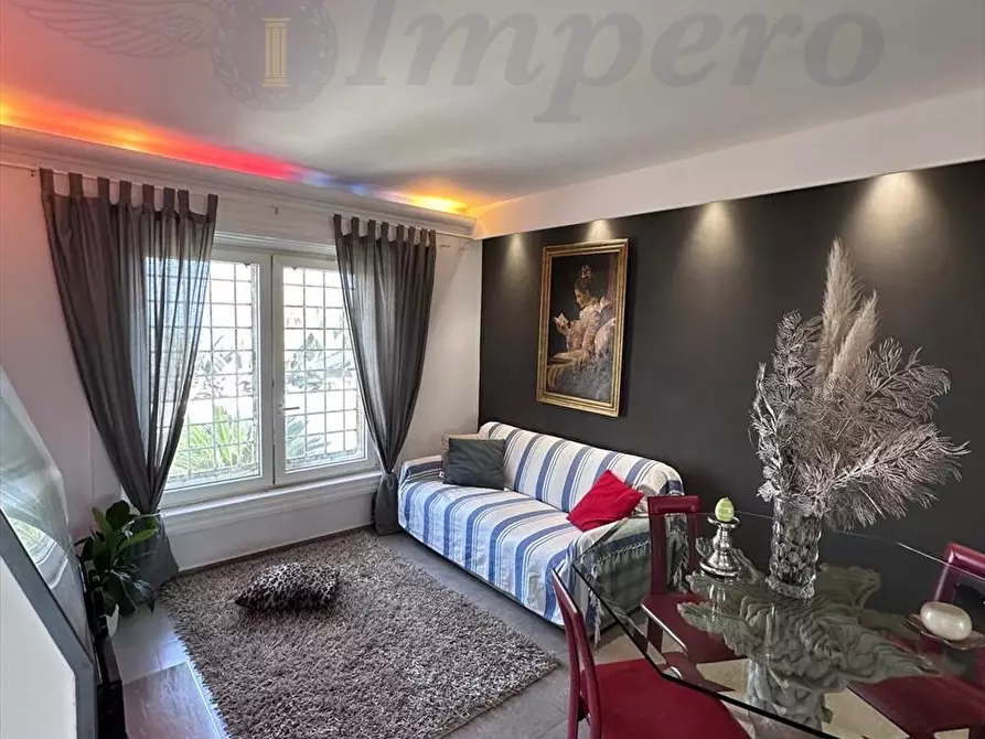 Immagine 5 di Appartamento in vendita  in Lungomare delle sirene 251 a Pomezia