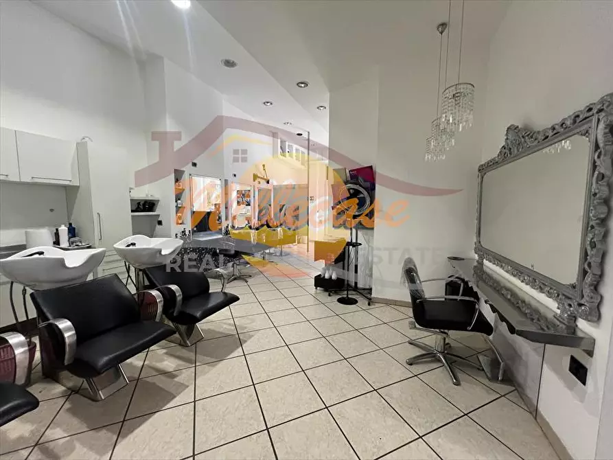 Immagine 19 di Locale commerciale in vendita  in viale tica a Siracusa