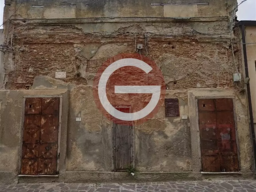 Immagine 2 di Locale commerciale in vendita  a Taurianova