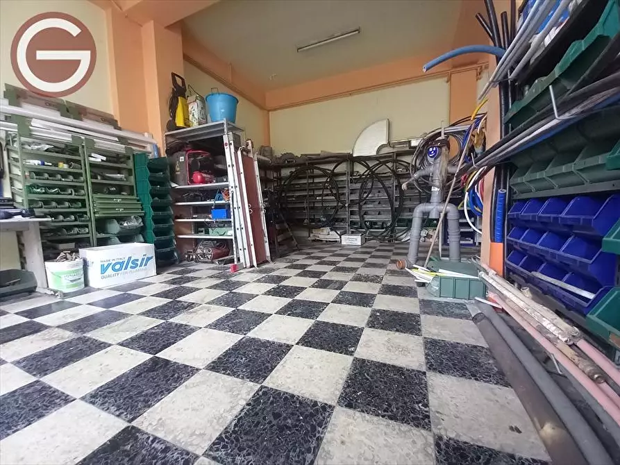 Immagine 3 di Locale commerciale in vendita  a Polistena