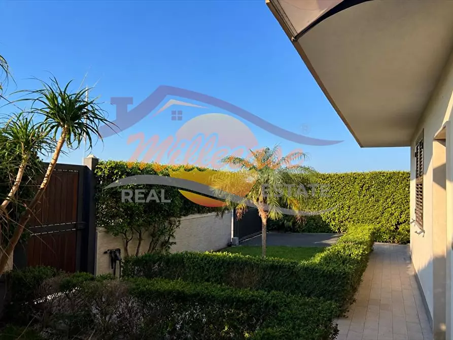 Immagine 25 di Villa in vendita  in VIA LUIGI MONTI a Siracusa