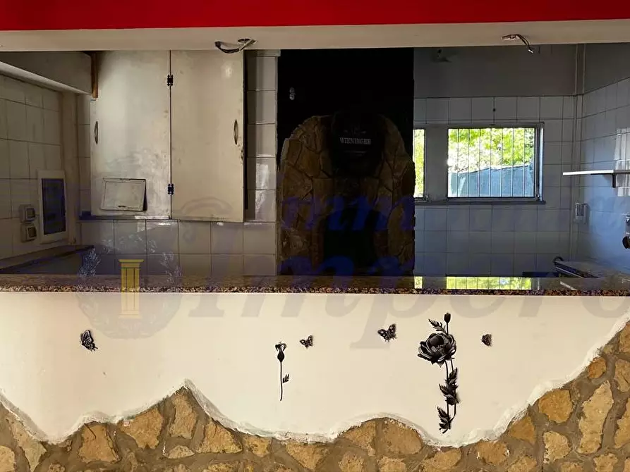 Immagine 18 di Locale commerciale in affitto  in Viale Danimarca 169 a Pomezia