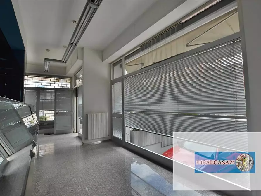 Immagine 17 di Locale residenziale in vendita  in macerata via Goffredo mameli 39 a Macerata