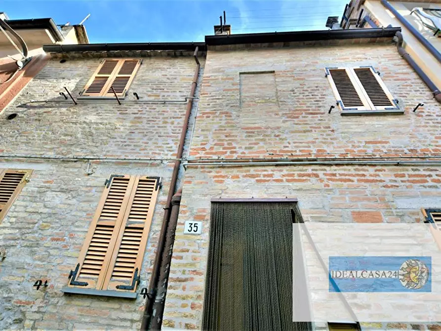 Immagine 1 di Casa indipendente in vendita  in Loro Piceno Via Monte Grappa a Loro Piceno
