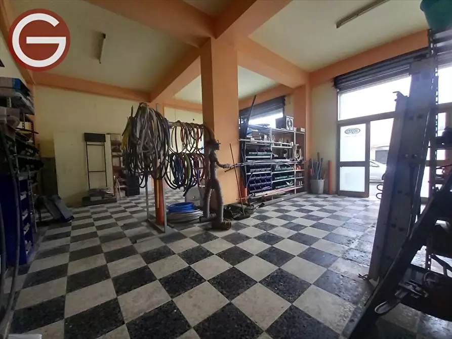 Immagine 4 di Locale commerciale in vendita  a Polistena