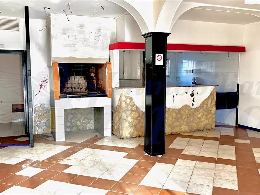 Immagine 16 di Locale commerciale in affitto  in Viale Danimarca 169 a Pomezia