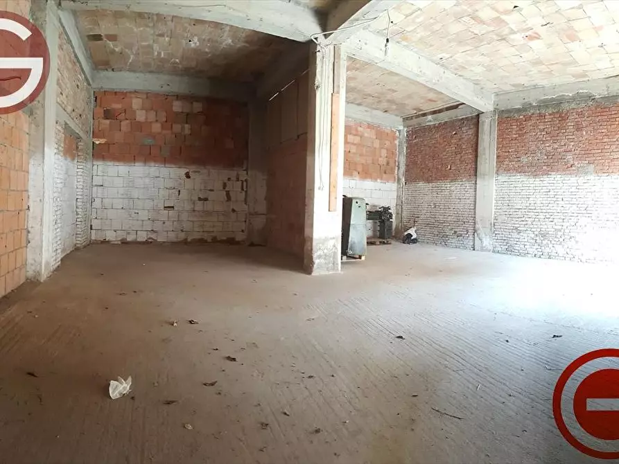 Immagine 1 di Garage in vendita  a Taurianova