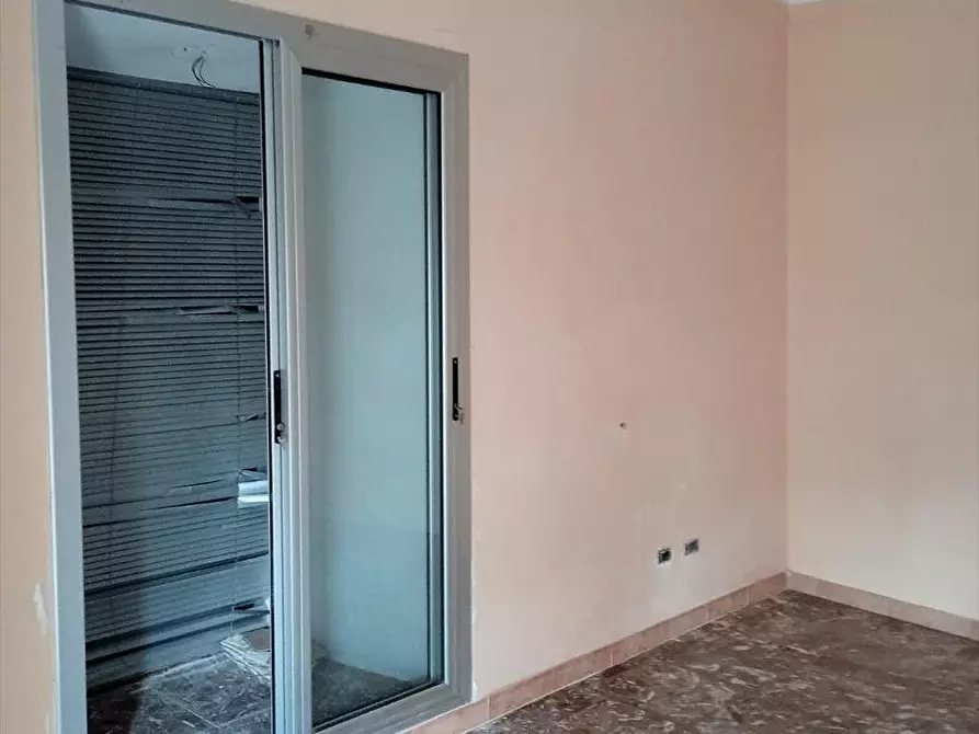 Immagine 5 di Locale commerciale in affitto  a Taurianova