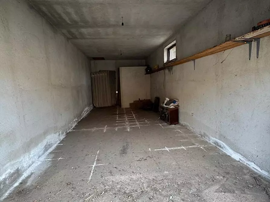 Immagine 3 di Garage in vendita  a Taurianova