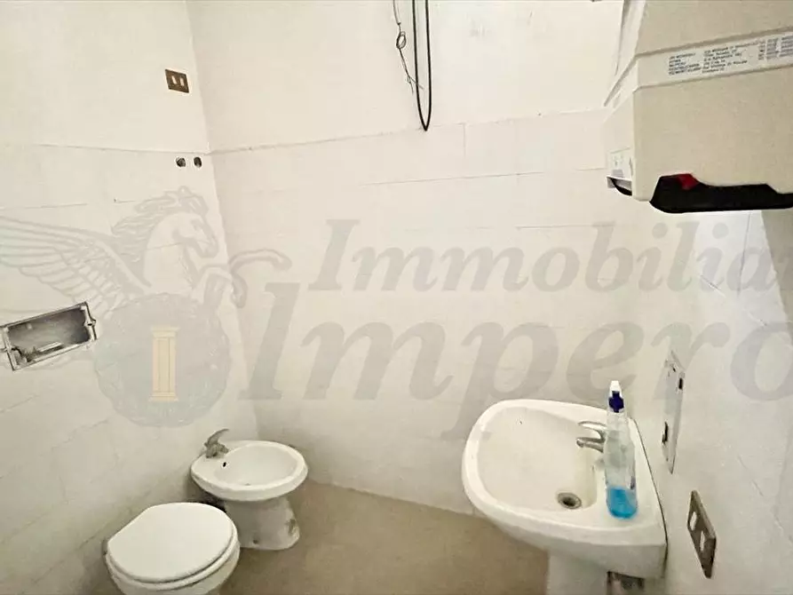 Immagine 6 di Magazzino in vendita  in Via Santorre di Santarosa 18 a Pomezia