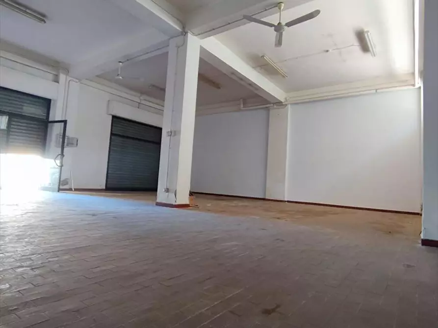 Immagine 3 di Locale commerciale   a Taurianova