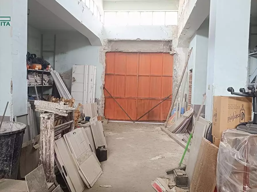 Immagine 4 di Deposito in vendita  a Taurianova