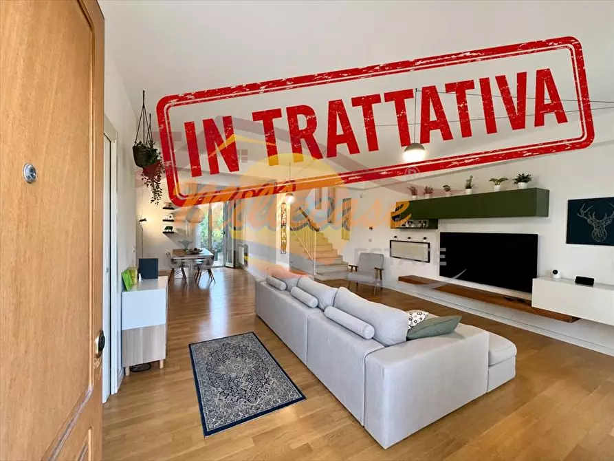 Immagine 1 di Villa in vendita  in VIA LUIGI MONTI a Siracusa