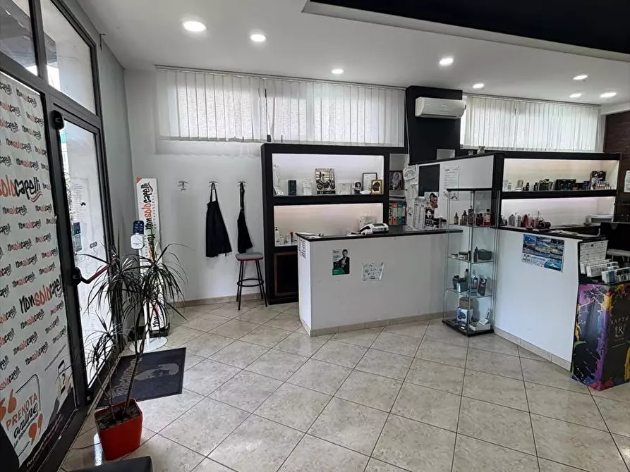 Immagine 8 di Locale commerciale in affitto  a Taurianova