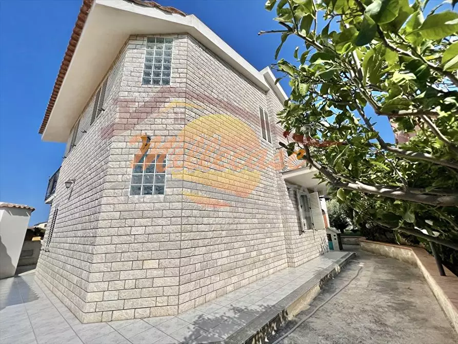 Immagine 1 di Villa in vendita  in plemmirio a Siracusa