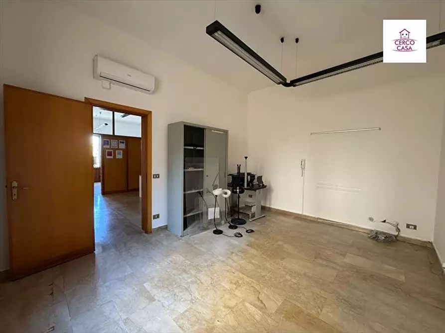 Immagine 8 di Ufficio in vendita  a Trapani