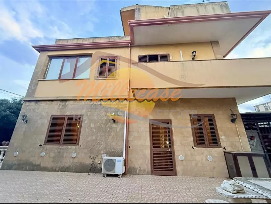 Immagine 8 di Villa in vendita  in viale Garrone a Siracusa