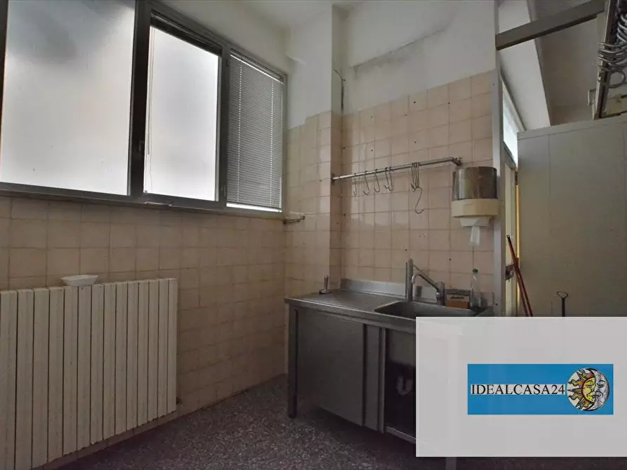 Immagine 22 di Locale residenziale in vendita  in macerata via Goffredo mameli 39 a Macerata