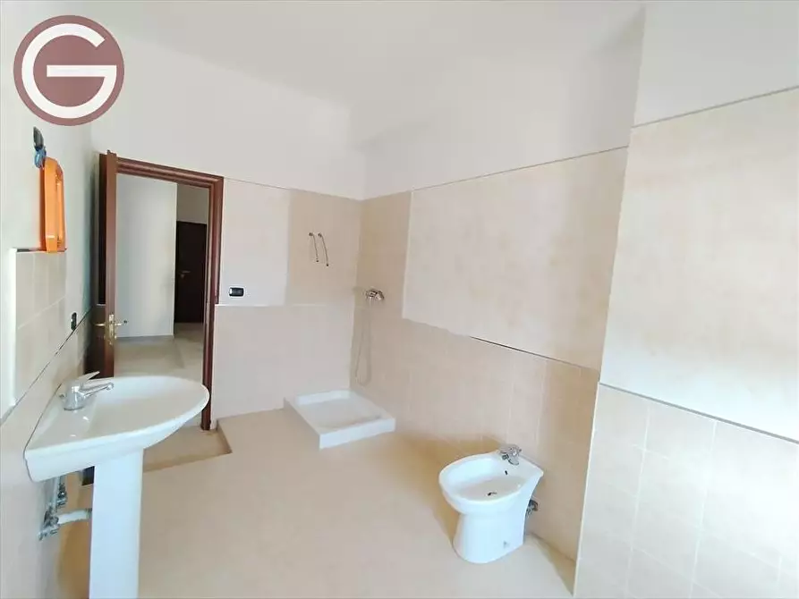 Immagine 10 di Appartamento in vendita  a Gioia Tauro