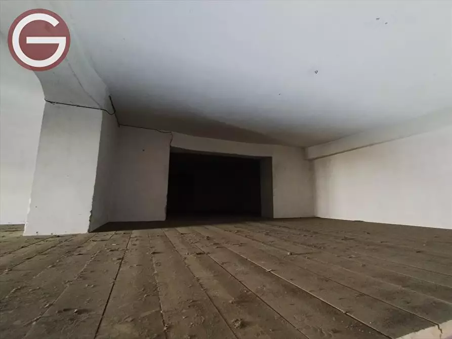 Immagine 7 di Locale commerciale in vendita  a Taurianova