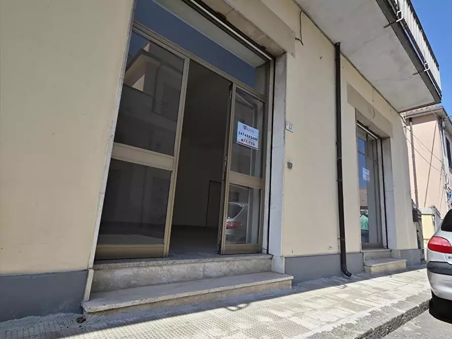 Immagine 3 di Locale commerciale in affitto  a Taurianova