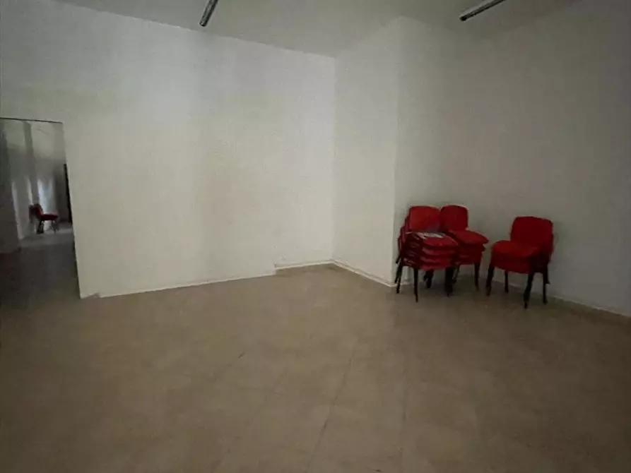 Immagine 11 di Ufficio in affitto  in via cesaro' a Erice