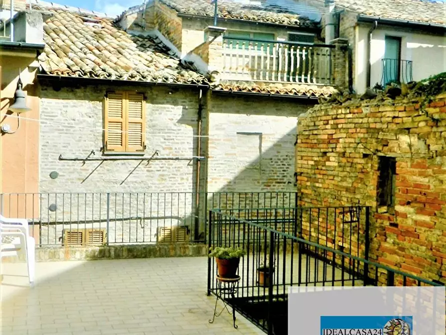 Immagine 3 di Appartamento in vendita  in Loro Piceno Via Regina Margherita n. 57 a Loro Piceno