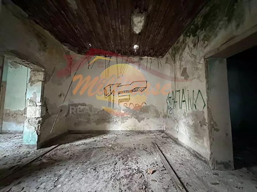 Immagine 9 di Palazzo in vendita  in via venezia a Siracusa