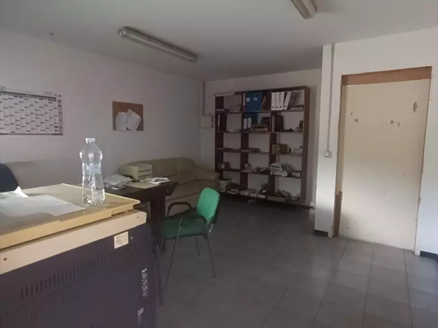 Immagine 8 di Capannone industriale in affitto  a Taurianova