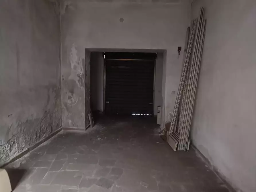 Immagine 4 di Deposito in vendita  a Taurianova