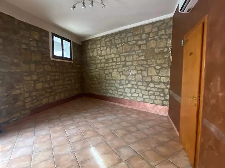 Immagine 5 di Locale commerciale in vendita  in via Padre La Pilusa 28 a San Giovanni Gemini