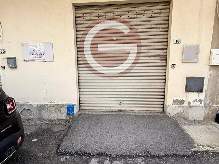 Immagine 2 di Garage in vendita  a Taurianova