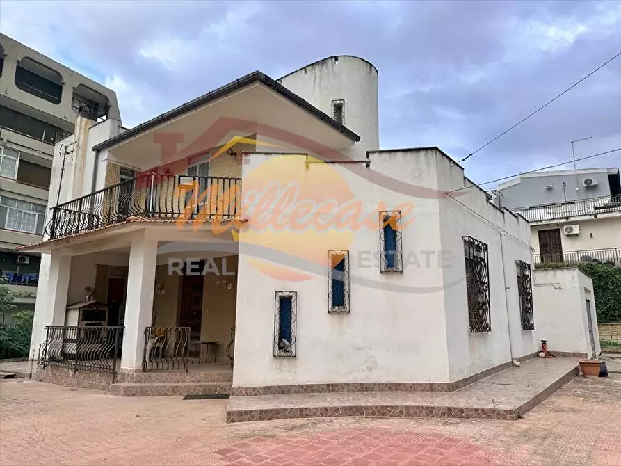 Immagine 2 di Villa in vendita  in via noto a Siracusa