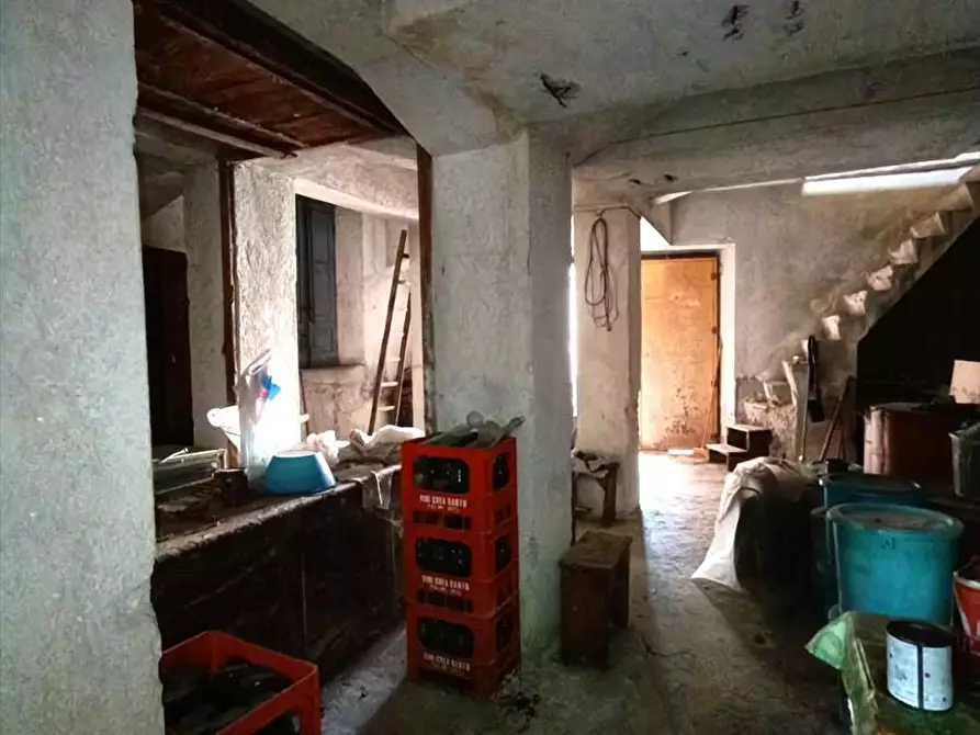 Immagine 8 di Locale commerciale in vendita  a Polistena