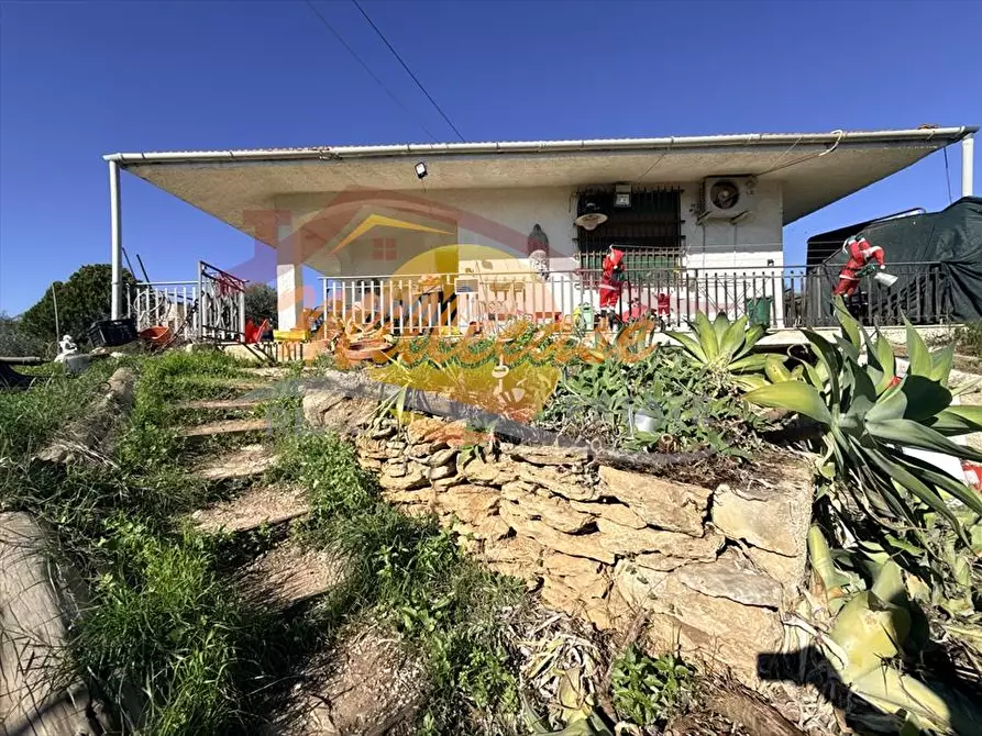 Immagine 2 di Villa in vendita  in strada Spinagallo a Siracusa