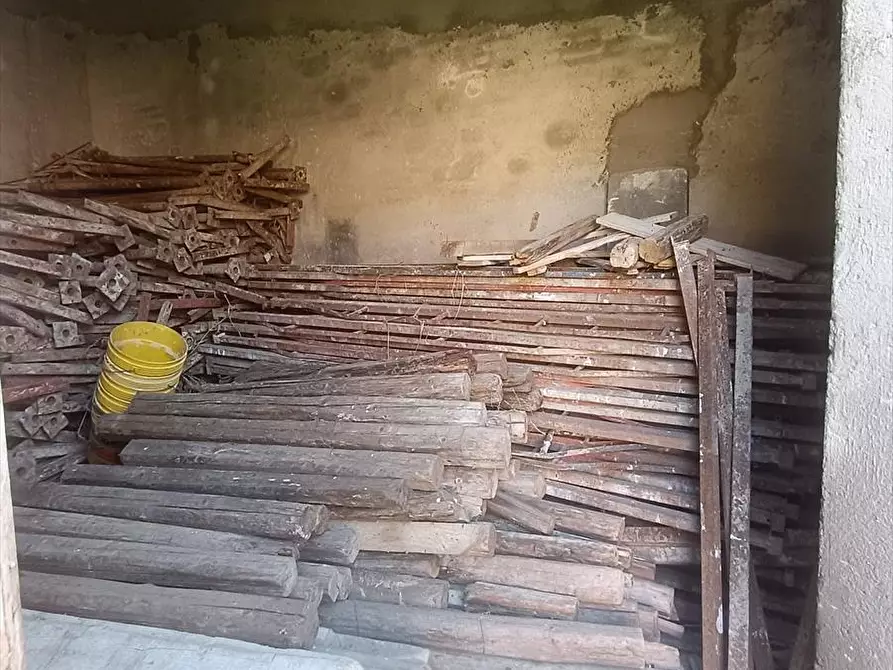 Immagine 14 di Deposito in vendita  a Taurianova