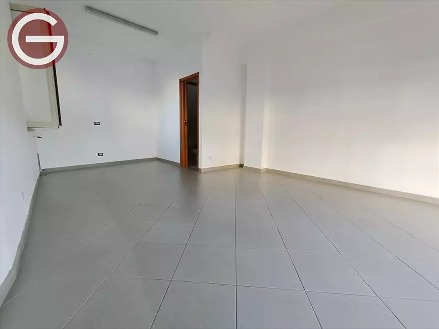 Immagine 5 di Locale commerciale in affitto  a Taurianova
