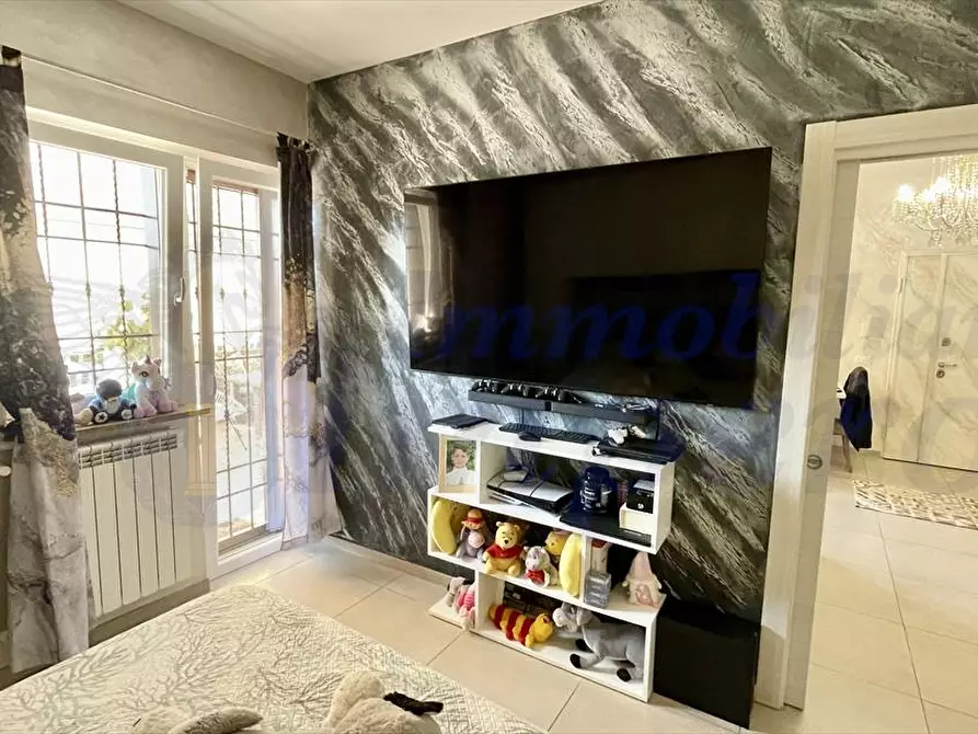 Immagine 12 di Appartamento in vendita  in Via Gussola 20 a Roma