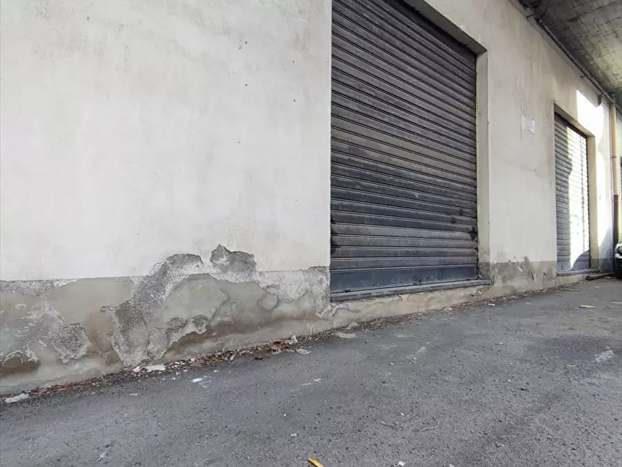 Immagine 8 di Locale commerciale in affitto  a Taurianova